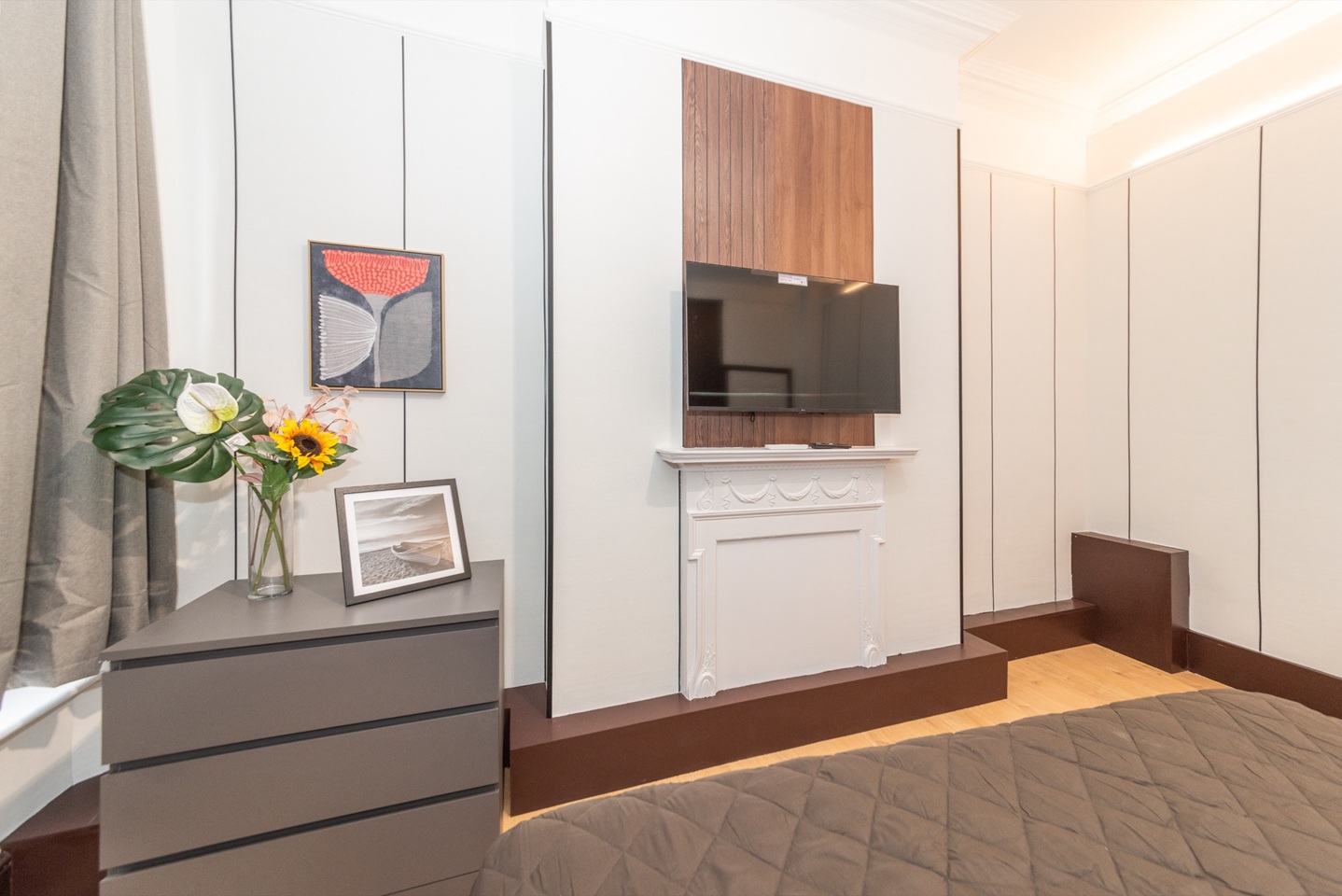 2 Bed Flat, Kensington High St, W8 photo 2
