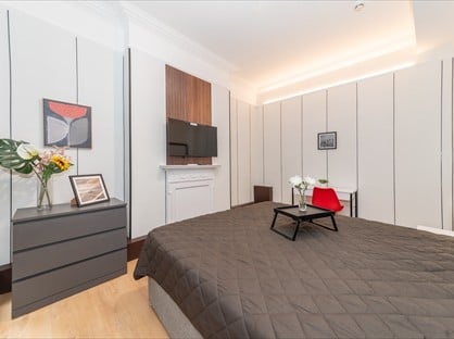 2 Bed Flat, Kensington High St, W8