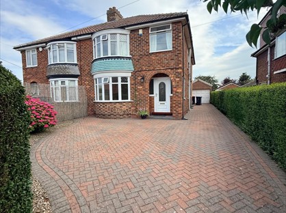 4 Bed Semi-Detached House, Heythrop Drive, TS5