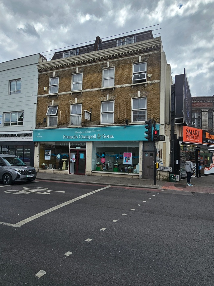 Studio Flat, Lee High Road, SE13