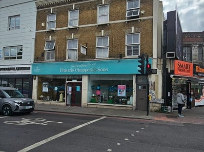 Studio Flat, Lee High Road, SE13