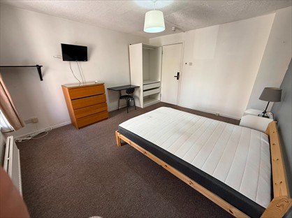 Room in a Shared House, North Twelfth Street, MK9