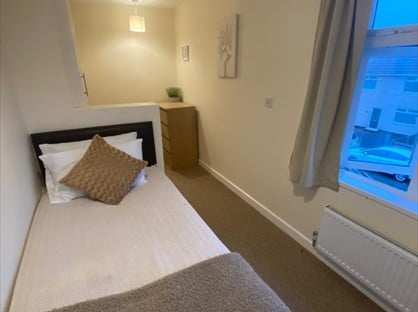 Room in a Shared House, First Avenue, DN6