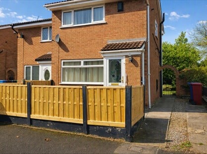2 Bed Semi-Detached House, Gardner St, M12