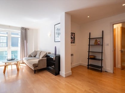 2 Bed Flat, Seward St, EC1V