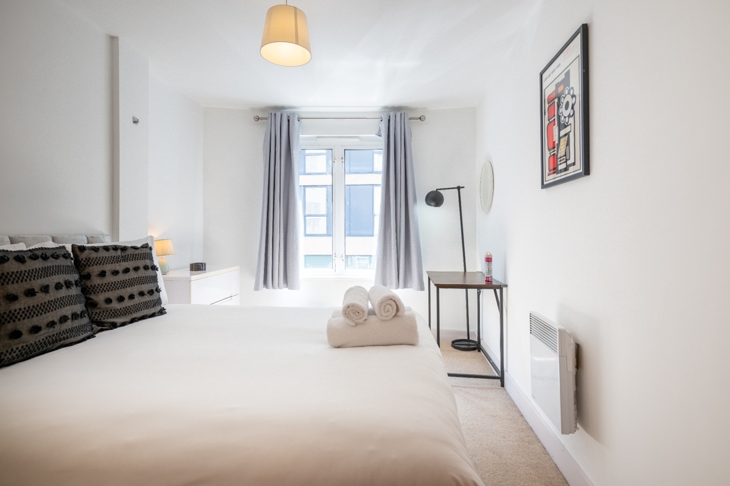 2 Bed Flat, Seward St, EC1V photo 3