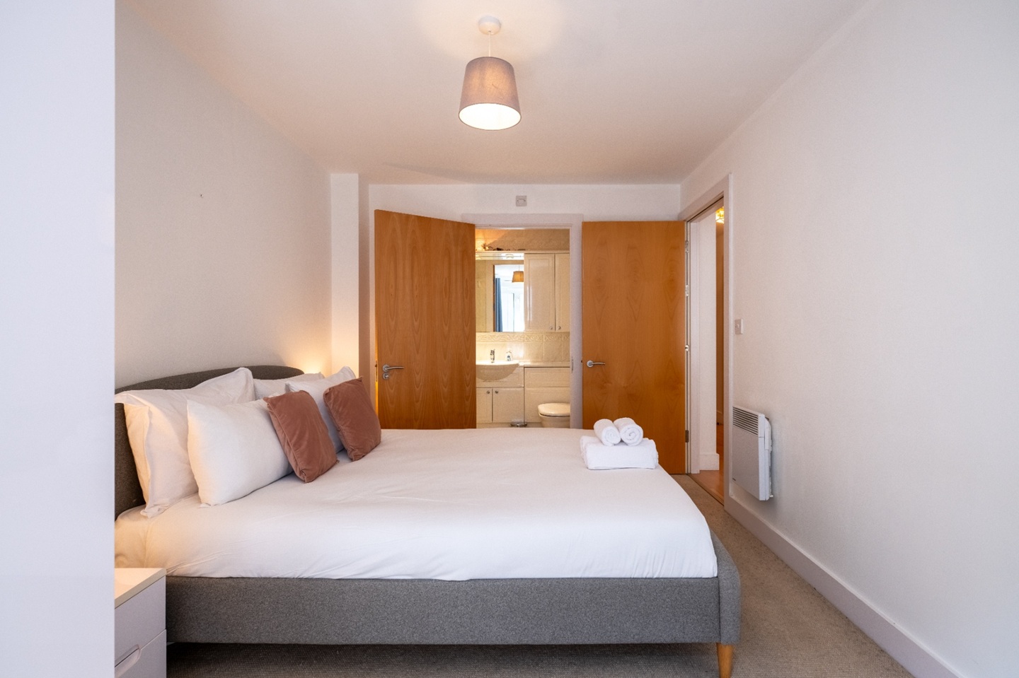 2 Bed Flat, Seward St, EC1V photo 4