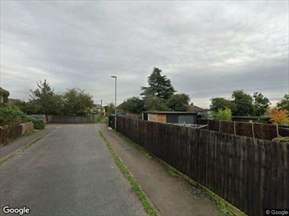 3 Bed Semi-Detached House, Northfield Avenue, LE4