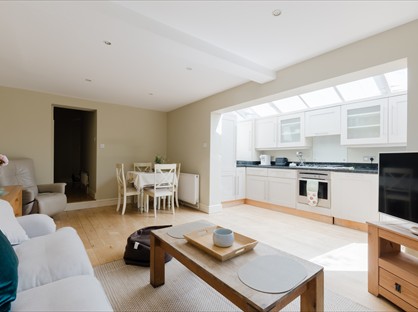 2 Bed Flat, Tonsley Hill, SW18