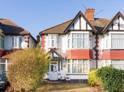 2 Bed Flat, Rosslyn Crescent, HA9