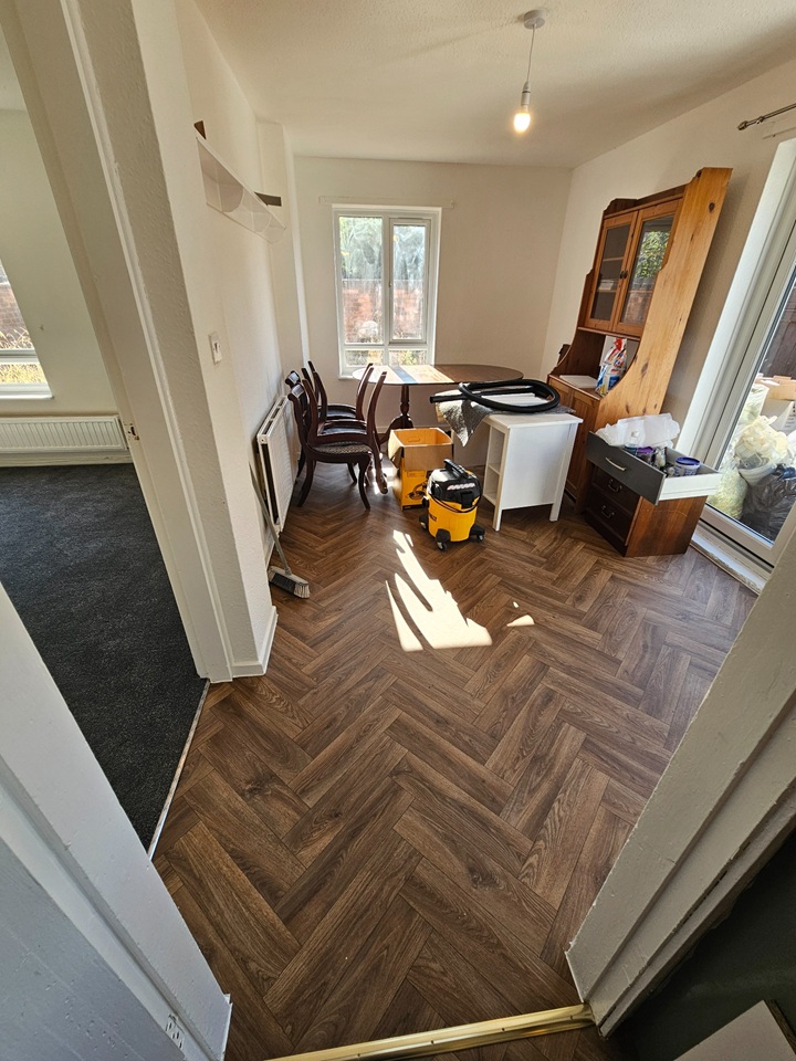 4 Bed Semi-Detached House, Castleton Close, NG2 photo 3