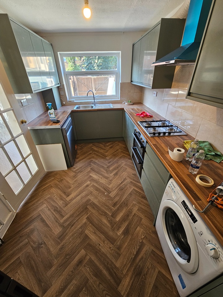 4 Bed Semi-Detached House, Castleton Close, NG2 photo 4