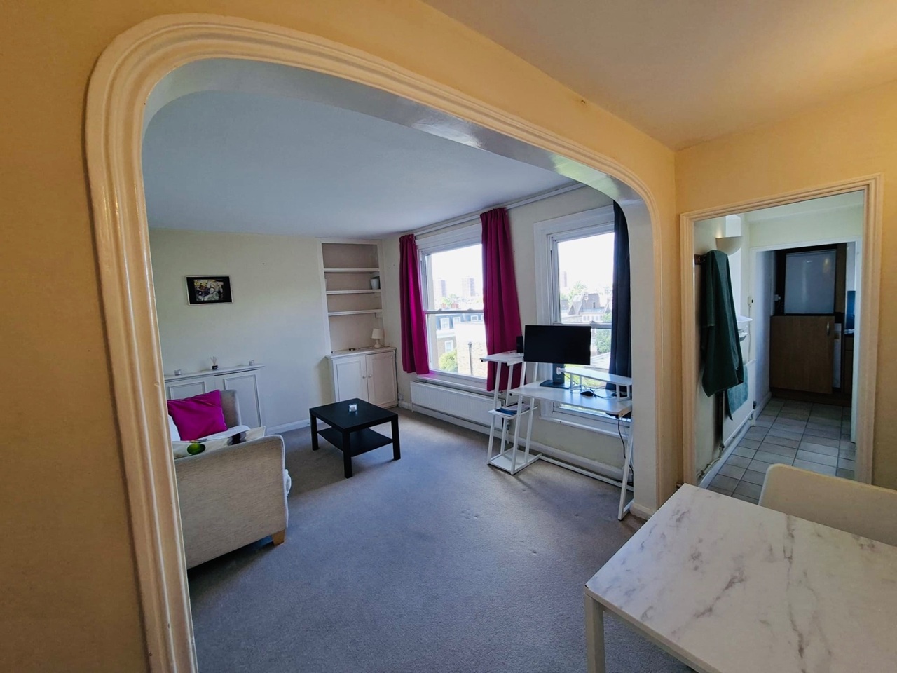 2 Bed Flat, London, W14 photo 4