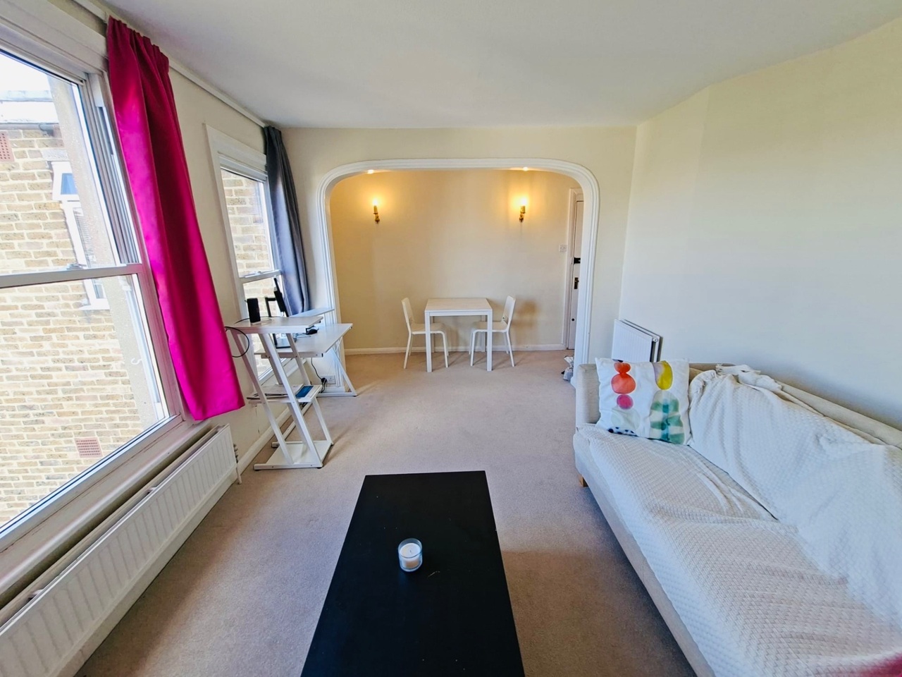 2 Bed Flat, London, W14 photo 3