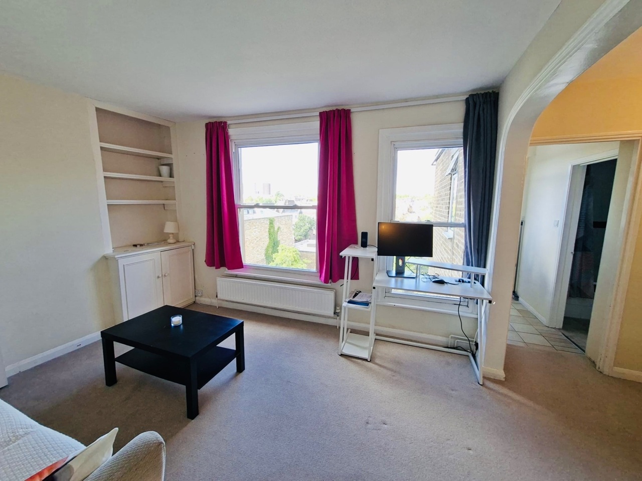 2 Bed Flat, London, W14 photo 2