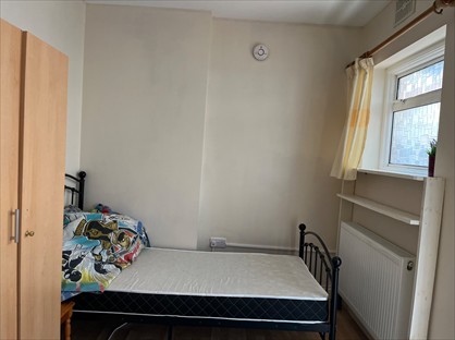Room in a Shared House, Stag Lane, HA8