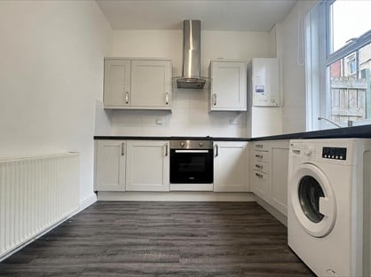 2 Bed Terraced House, Brookland St, OL16