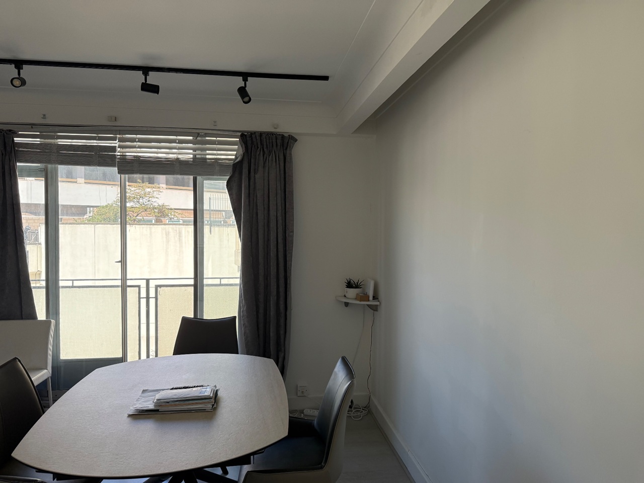 1 Bed Flat, Buckingham Gate, SW1E photo 2