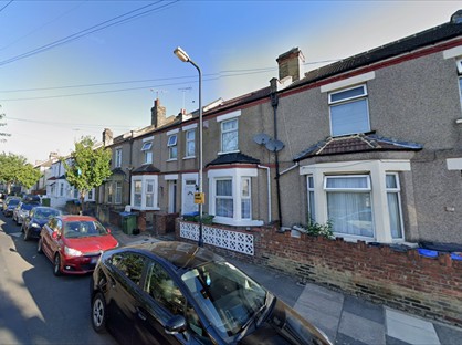 Studio Flat, Marmadon Road, SE18