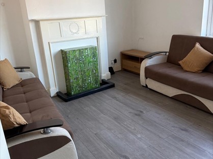 3 Bed Flat, Green Lane, RM8