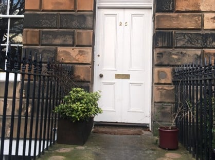 2 Bed Flat, Saxe Coburg Place, EH3
