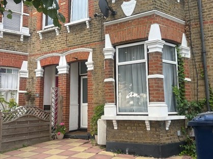 4 Bed Terraced House, Stanford Road, N11