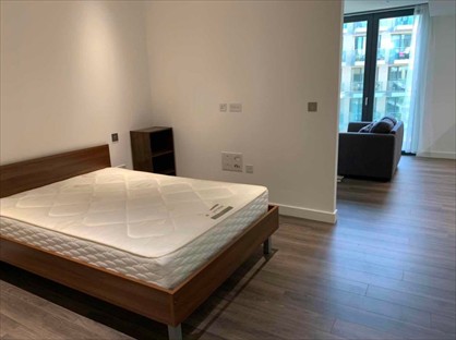 Studio Flat, Meranti House, E1