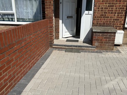 3 Bed Terraced House, Sedgemere Road, SE2