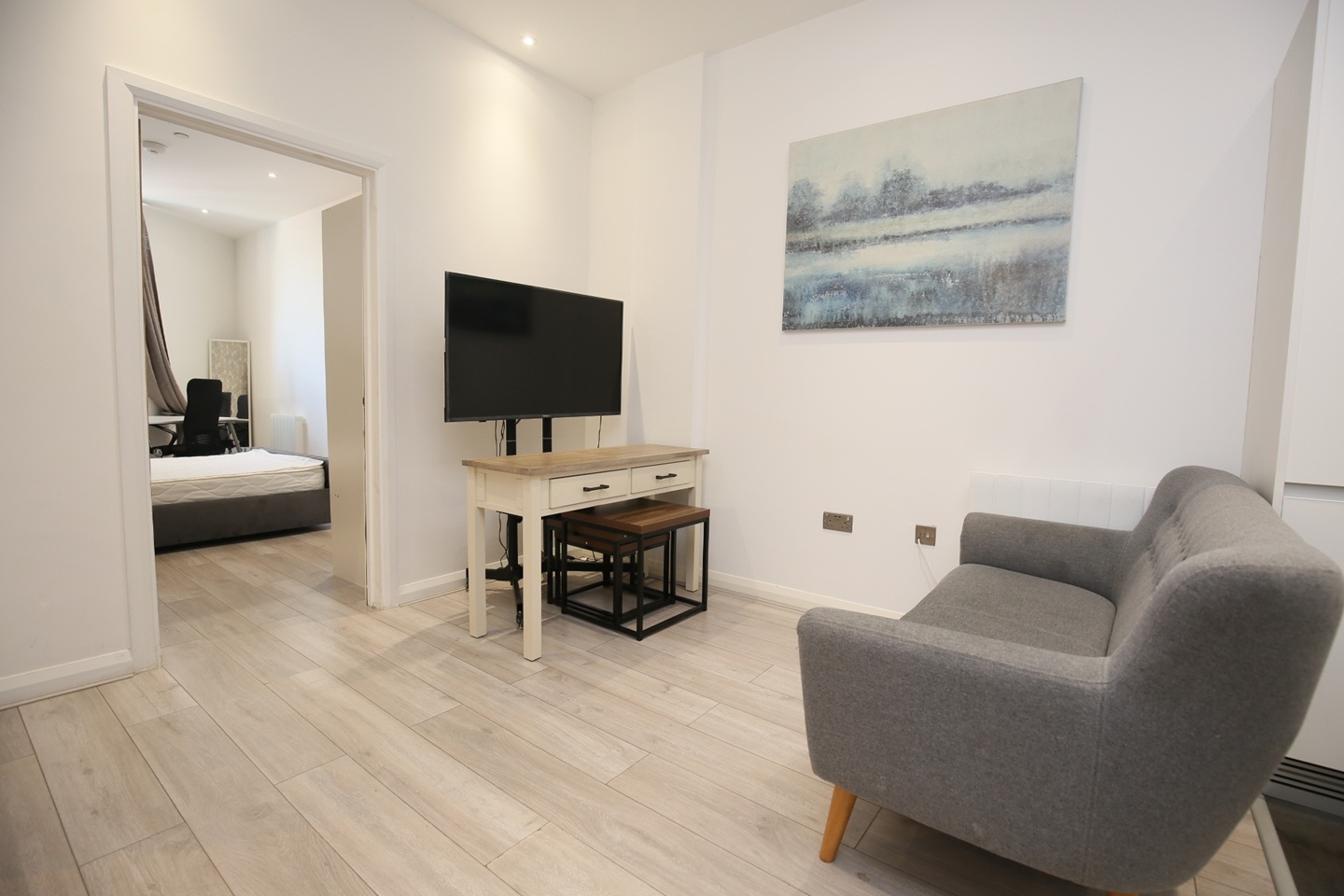 2 Bed Flat, The Co-Operative Building, CV1 photo 3