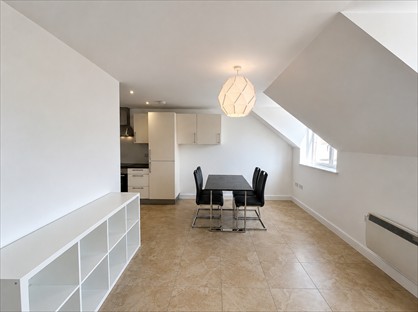 2 Bed Flat, Penarth Road, CF11