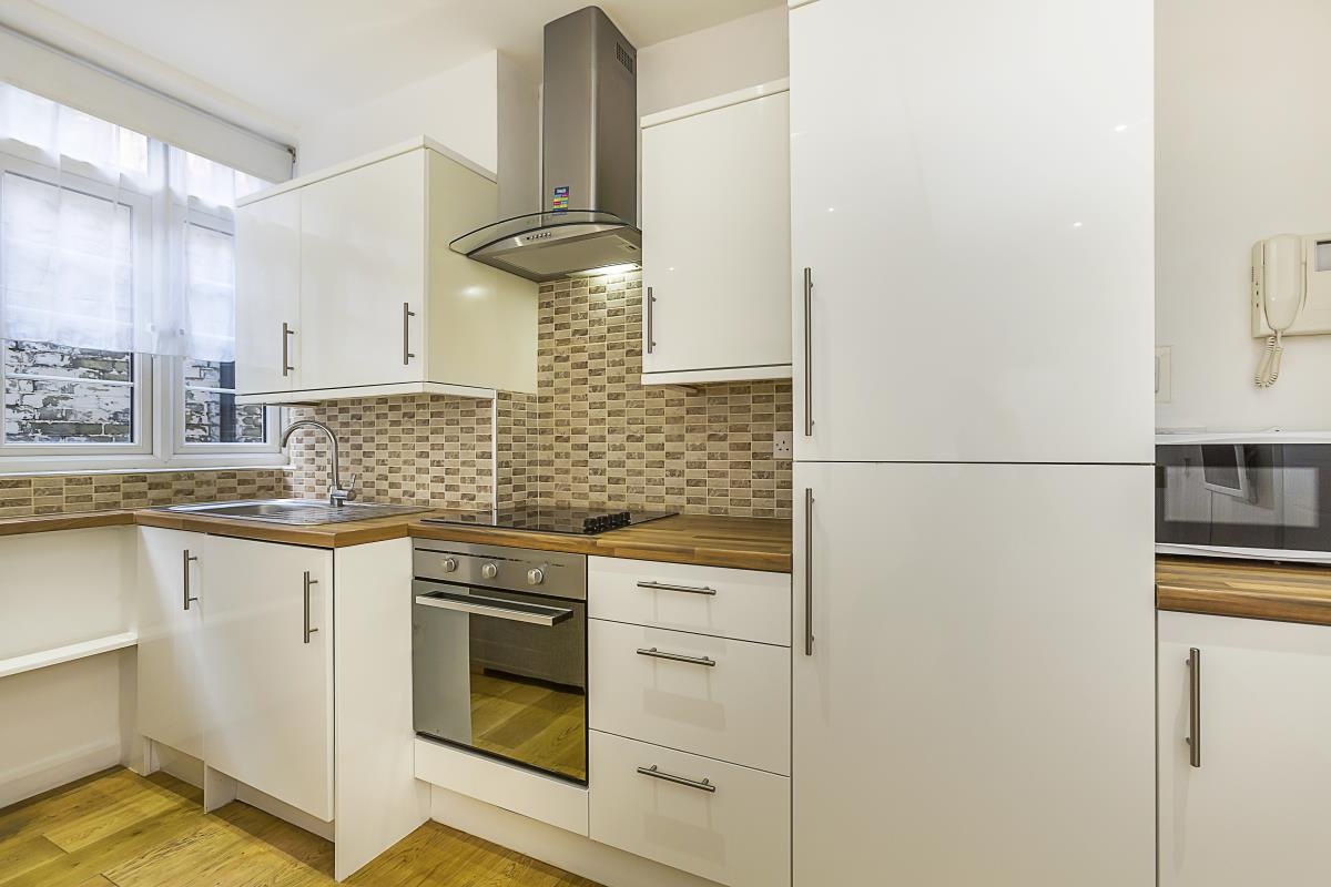 1 Bed Flat, Pembroke Road, W8 photo 2