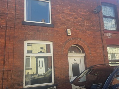 2 Bed Semi-Detached House, Gilmour St, M24