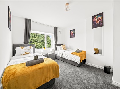 5 Bed Semi-Detached House, Devonshire Road, M46