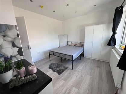 Room in a Shared Flat, Bradenham Road, UB4