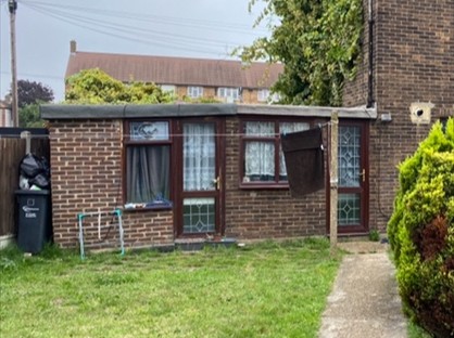 Studio Flat, Rainham Road South, RM10