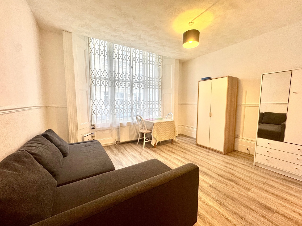 Studio Flat, London, W2