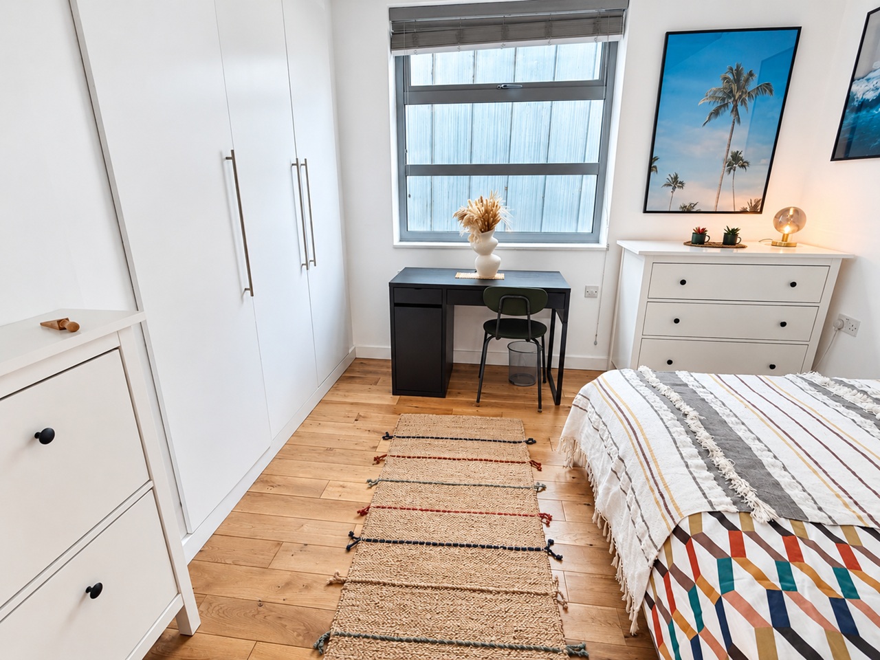 2 Bed Flat, Parkgate, N1 photo 4