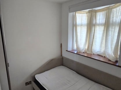 Room in a Shared House, Pasteur Gardens, N18