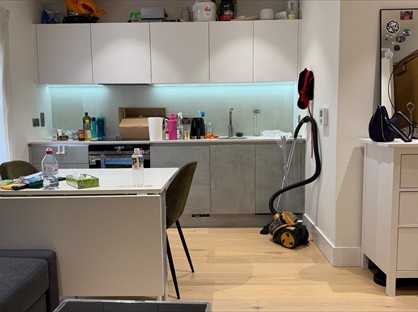 Studio Flat, Battersea Park Road, SW8