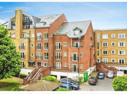 2 Bed Flat, Iliffe Close, RG1