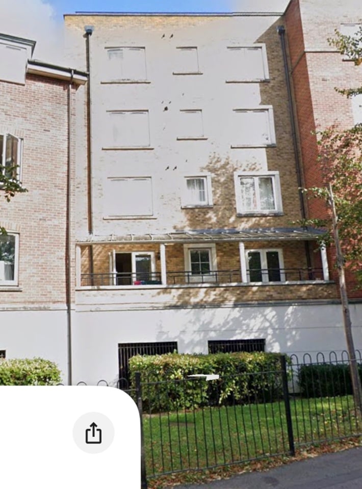 2 Bed Flat, Iliffe Close, RG1 photo 2