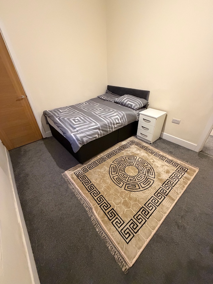 Room in a Shared House, Wenlock Road, B20