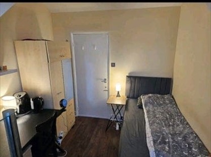 Room in a Shared Flat, Mink Court, TW4