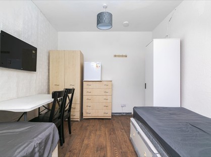 Room in a Shared House, Montague Road, TW3