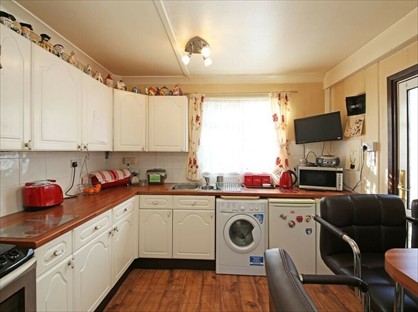 3 Bed Semi-Detached House, Bishopsford Road, SM4
