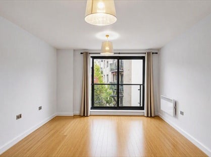 2 Bed Flat, Queens Gate, WD17
