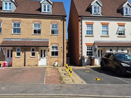 3 Bed End Terrace, Anchor Close, LN5