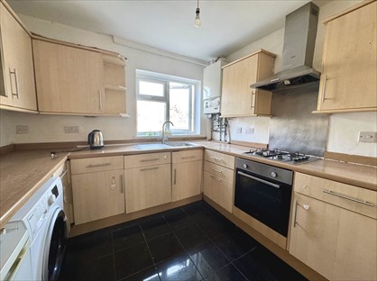 3 Bed Terraced House, Grangewood St, E6