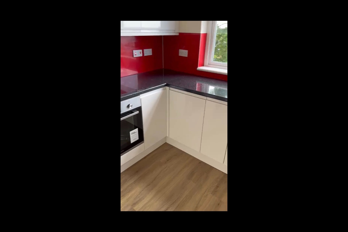 2 Bed Flat, Elm Close, SO16 photo 5