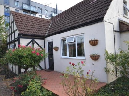 4 Bed Detached House, Pier Approach Road, ME7